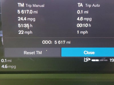 2025 Volvo XC40 B5 Ultra Dark Theme