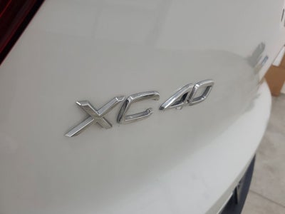 2025 Volvo XC40 B5 Ultra Dark Theme