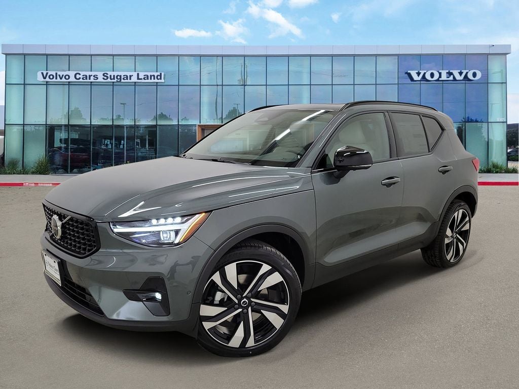 2026 Volvo XC40 B5 Ultra