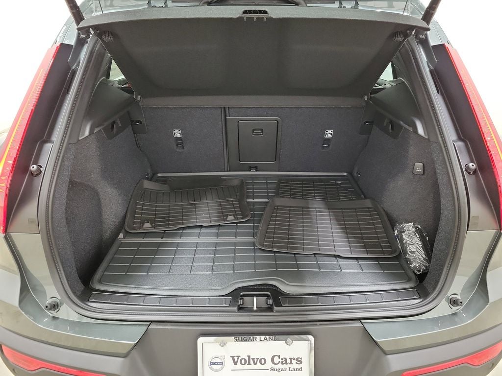 2026 Volvo XC40 B5 Ultra