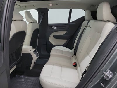 2026 Volvo XC40 B5 Ultra