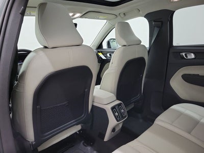 2026 Volvo XC40 B5 Ultra