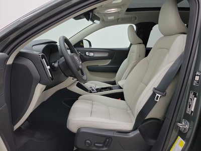 2026 Volvo XC40 B5 Ultra