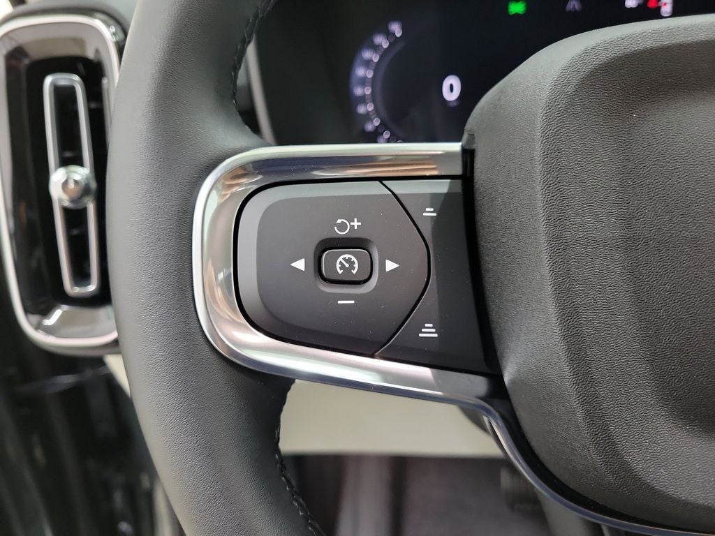 2026 Volvo XC40 B5 Ultra