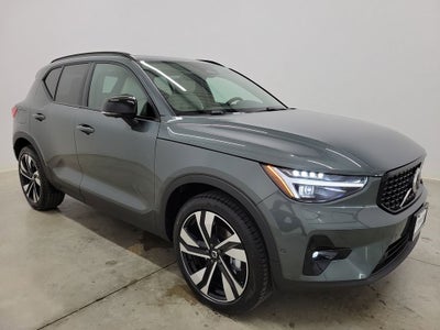 2026 Volvo XC40 B5 Ultra