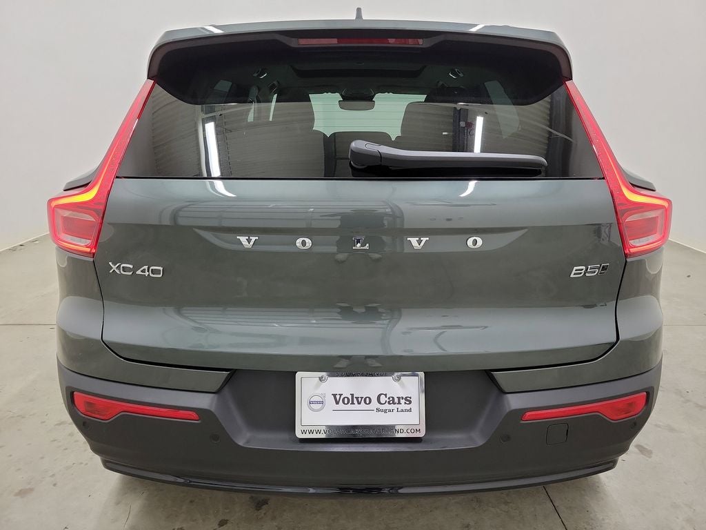 2026 Volvo XC40 B5 Ultra