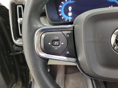 2023 Volvo XC40 B5 Plus Dark Theme