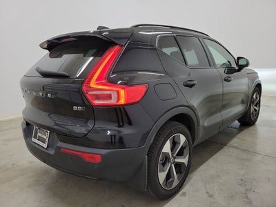 2023 Volvo XC40 B5 Plus Dark Theme