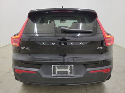 2023 Volvo XC40 B5 Plus Dark Theme