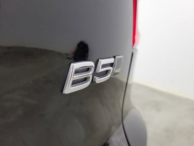 2023 Volvo XC40 B5 Plus Dark Theme