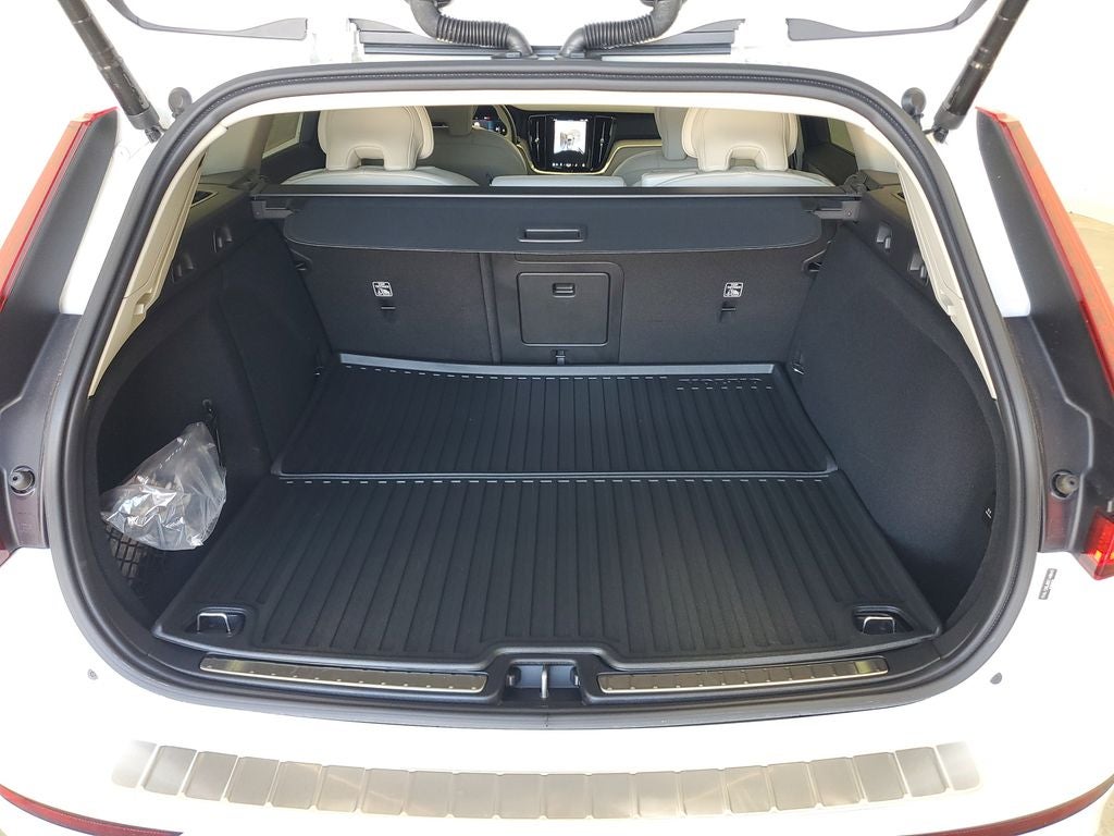 2025 Volvo V60 Cross Country AWD Ultra