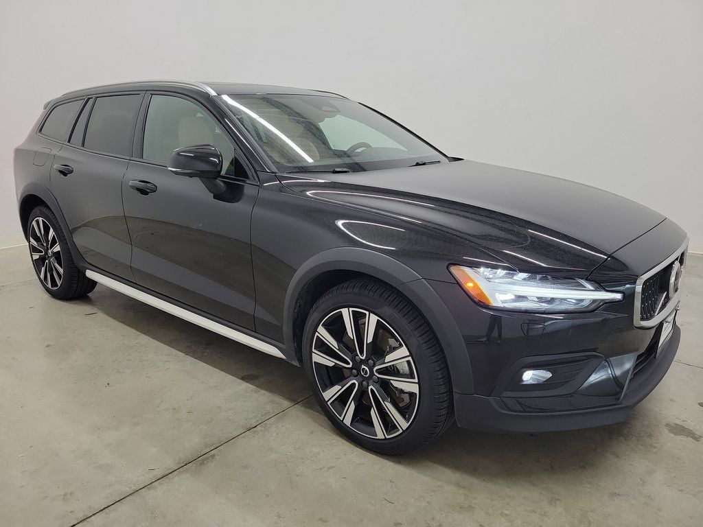 2026 Volvo V60 Cross Country B5 Ultra