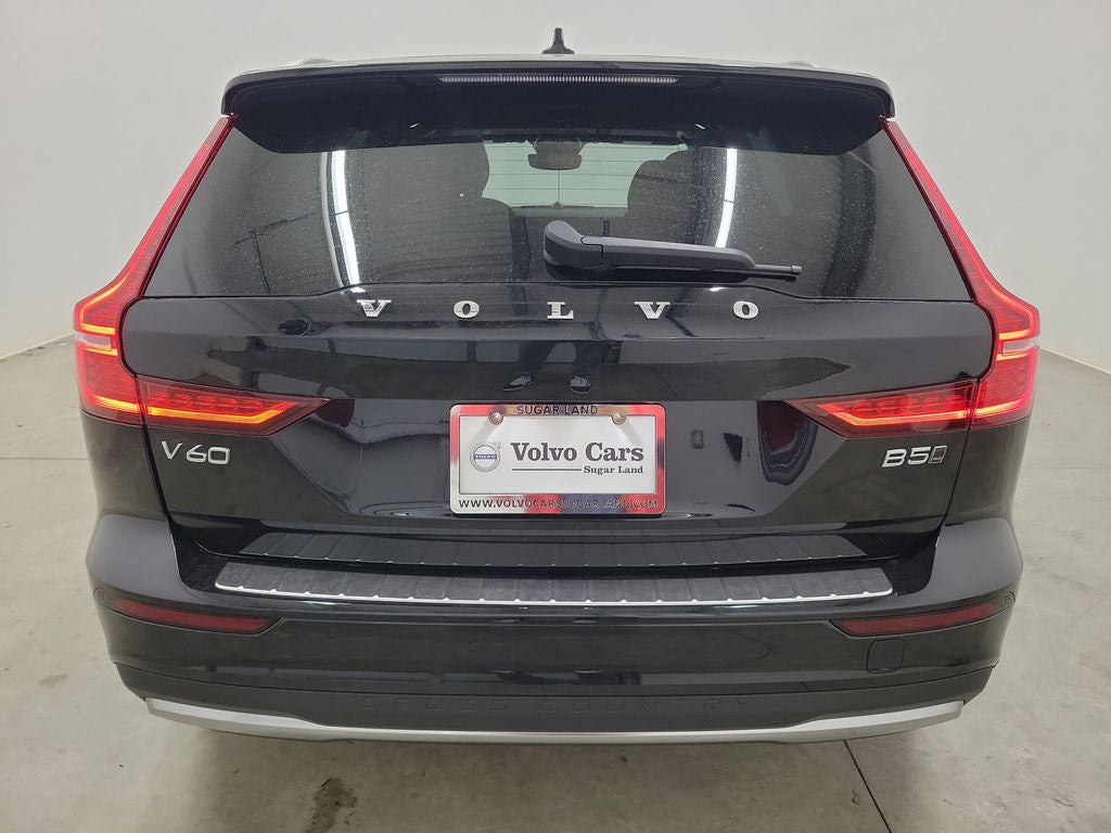 2026 Volvo V60 Cross Country B5 Ultra