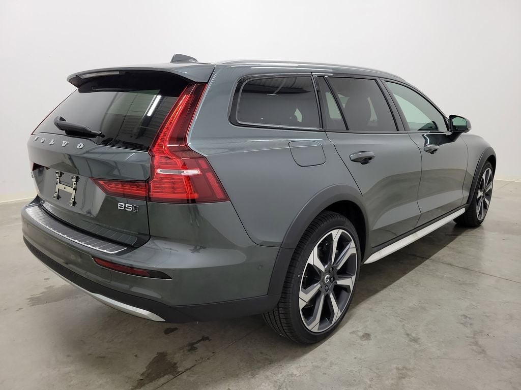 2026 Volvo V60 Cross Country B5 Ultra