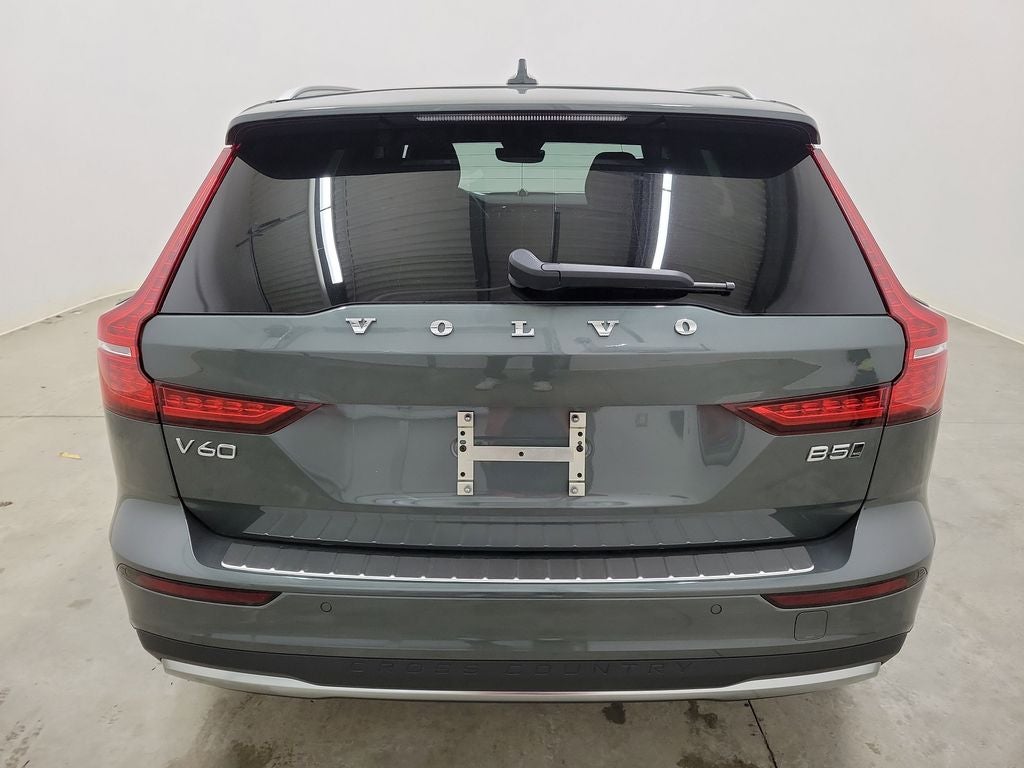 2026 Volvo V60 Cross Country B5 Ultra