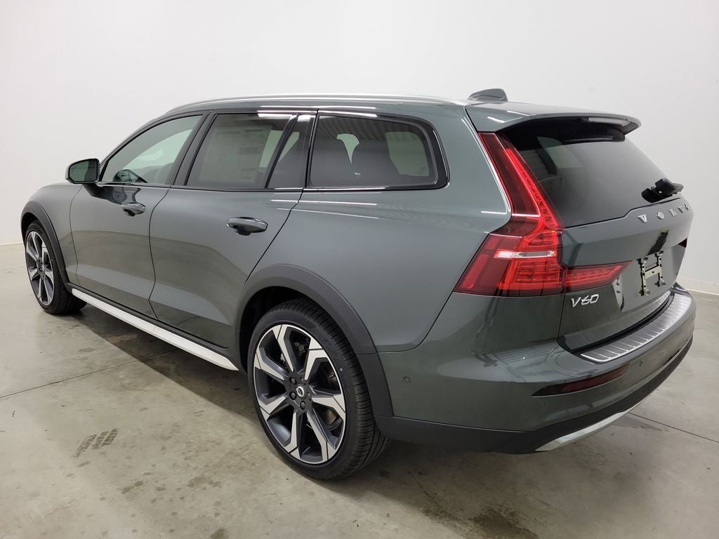 2026 Volvo V60 Cross Country B5 Ultra