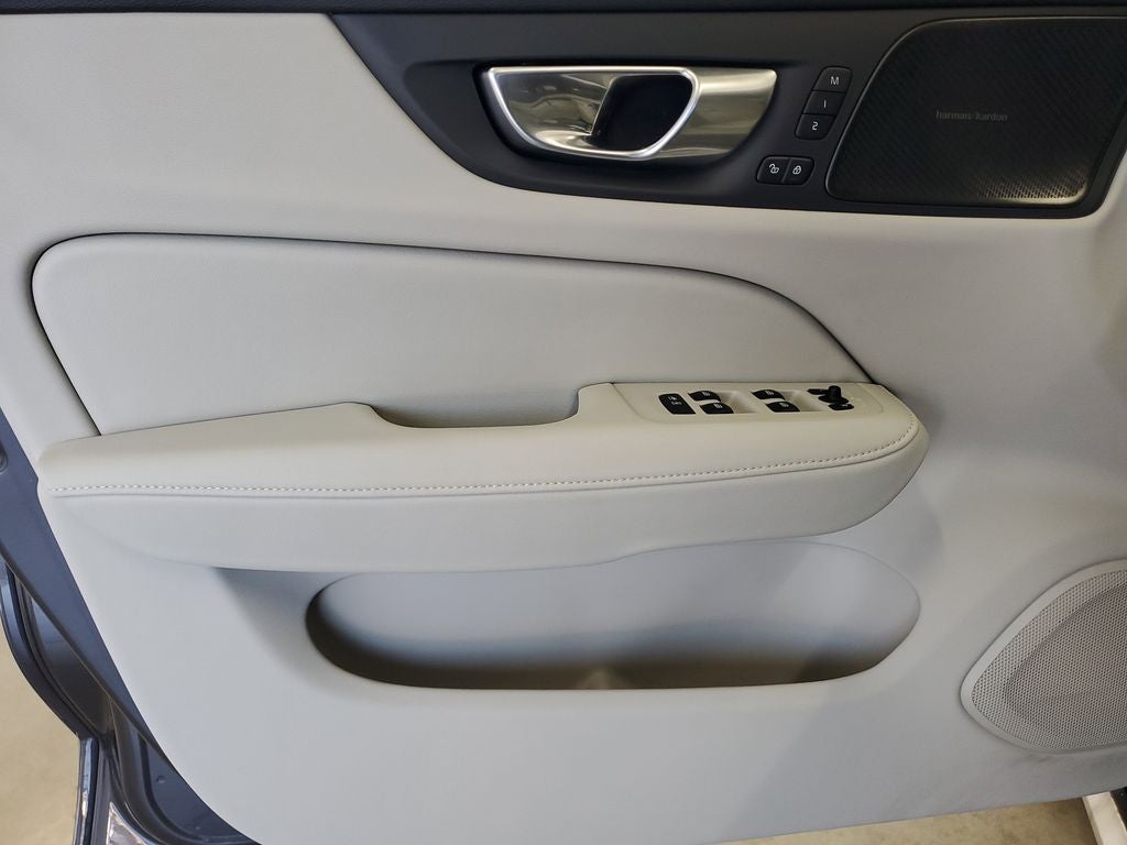 2025 Volvo V60 Cross Country AWD Ultra