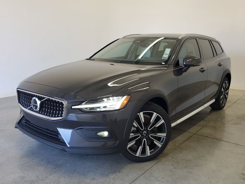 2025 Volvo V60 Cross Country AWD Ultra