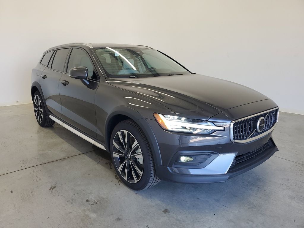 2025 Volvo V60 Cross Country AWD Ultra