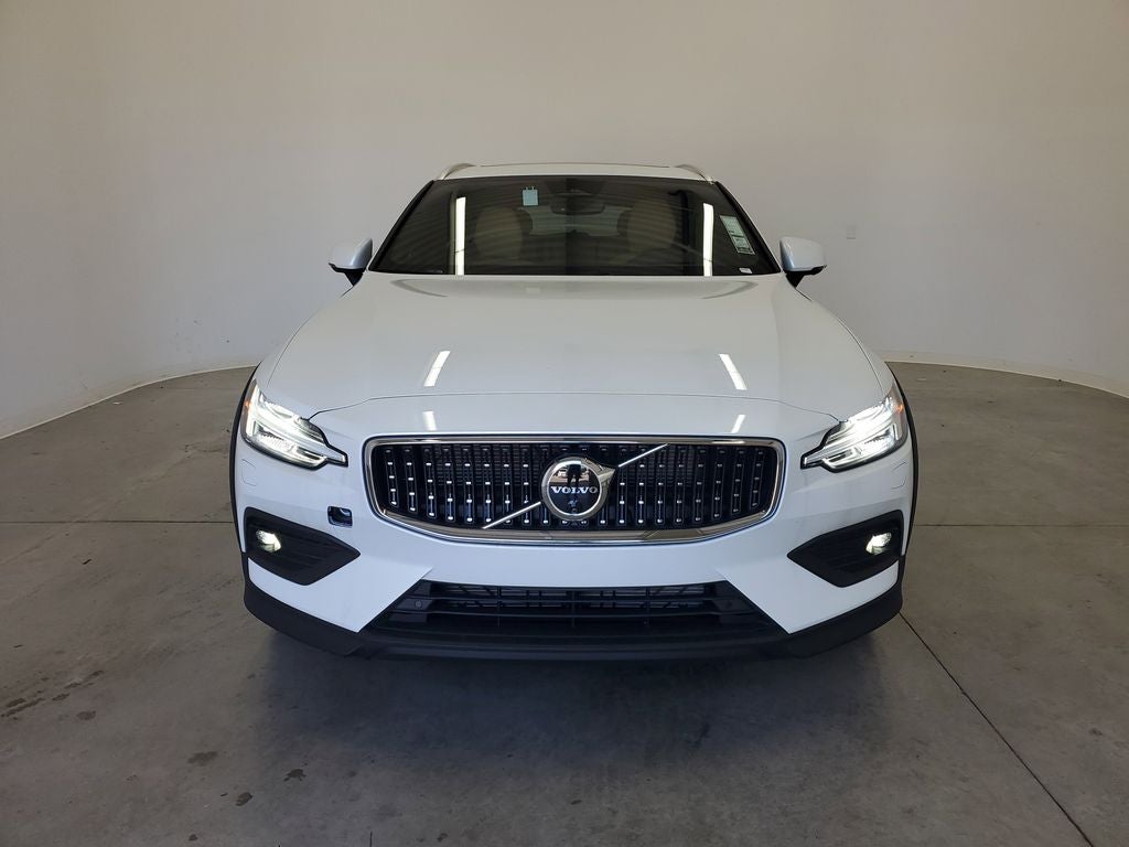 2025 Volvo V60 Cross Country AWD Ultra