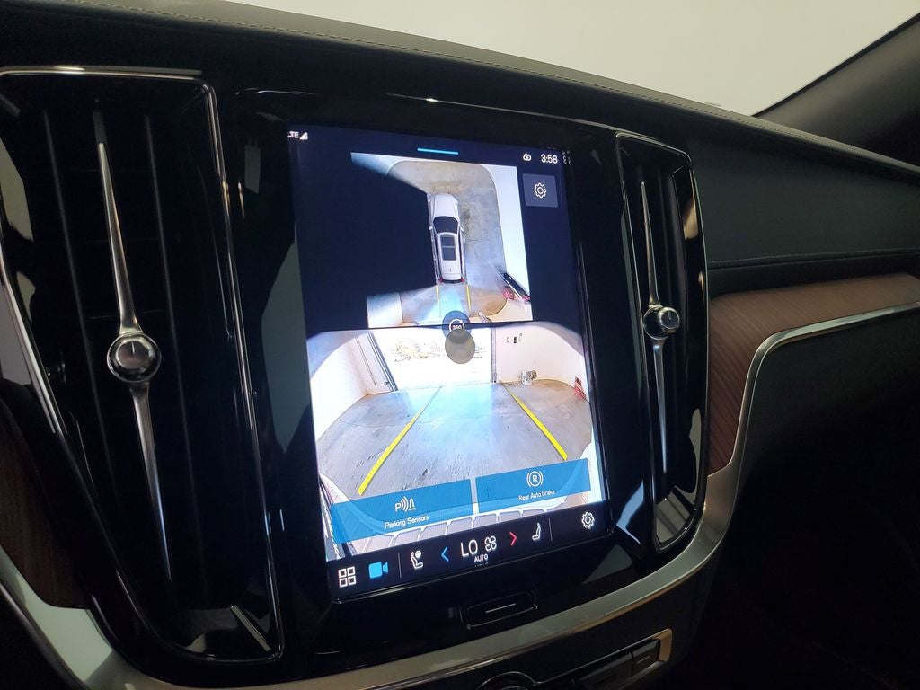 2025 Volvo V60 Cross Country AWD Ultra