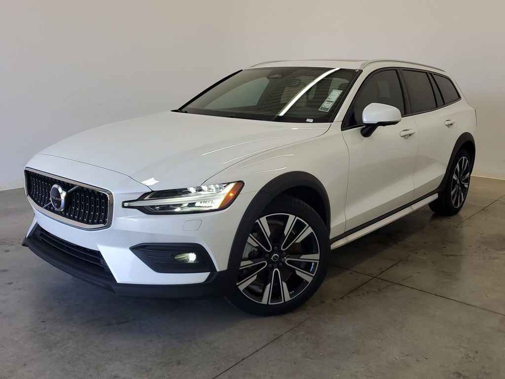 2025 Volvo V60 Cross Country AWD Ultra