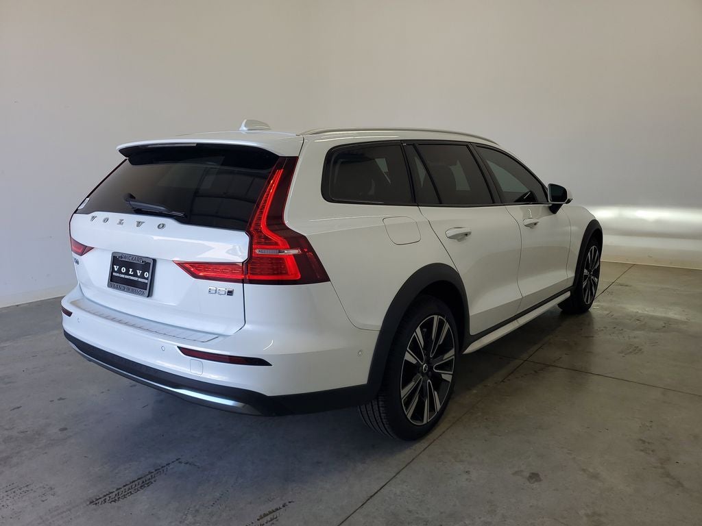 2025 Volvo V60 Cross Country AWD Ultra