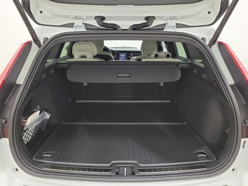 2026 Volvo V60 Cross Country B5 Ultra