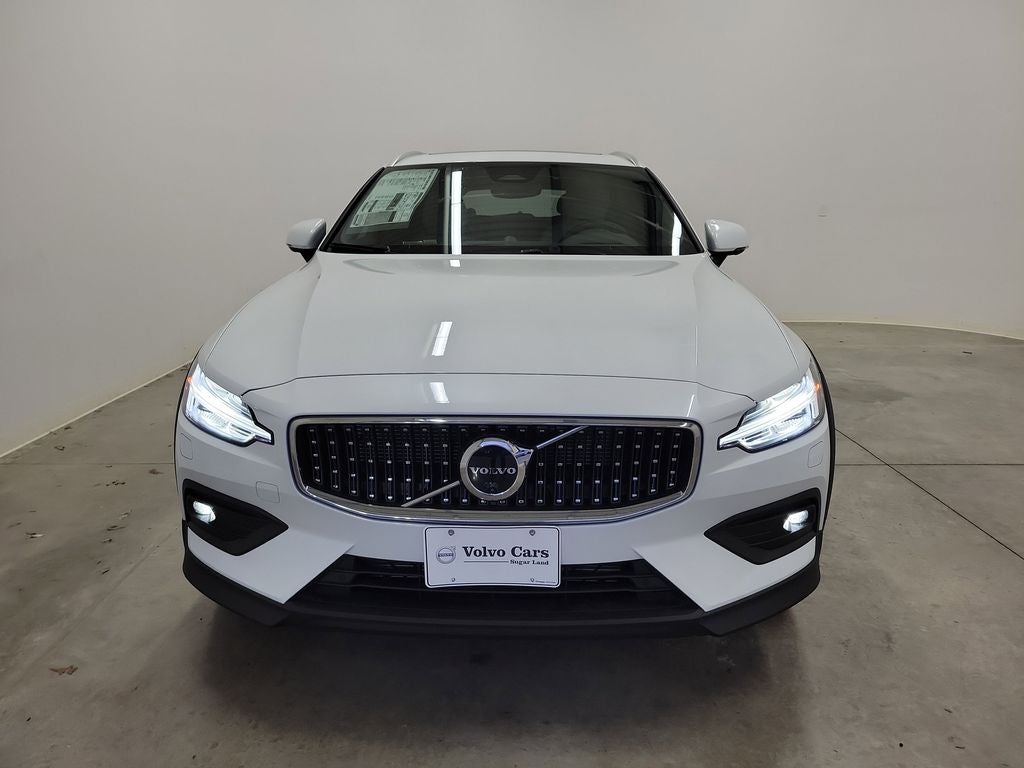 2026 Volvo V60 Cross Country B5 Ultra