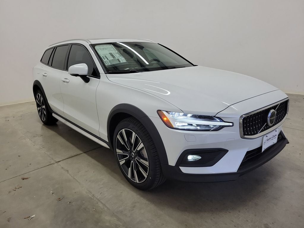 2026 Volvo V60 Cross Country B5 Ultra