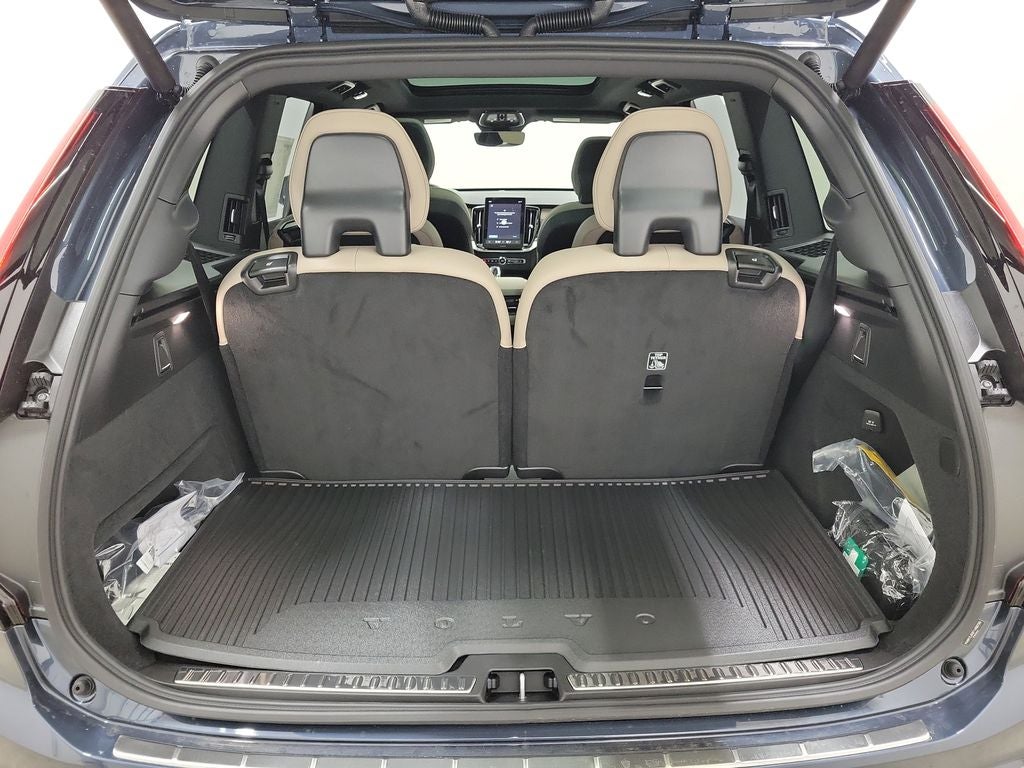 2026 Volvo XC90 B5 Plus