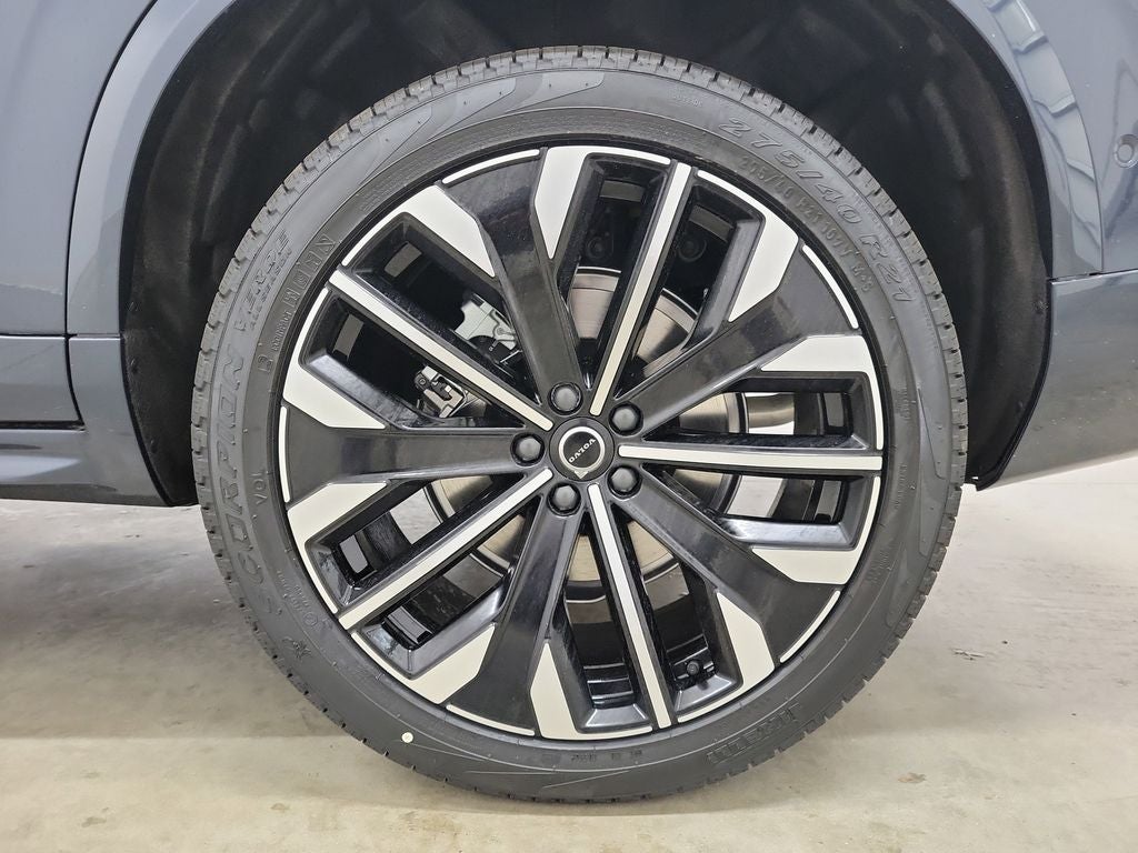 2026 Volvo XC90 B5 Plus