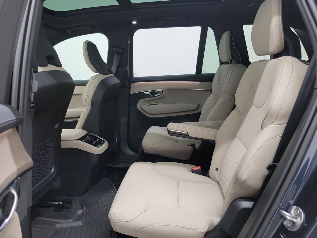 2026 Volvo XC90 B5 Plus