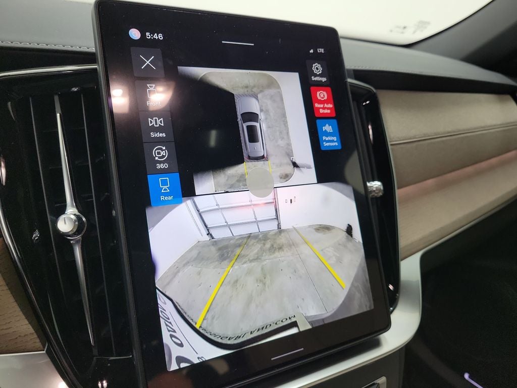 2026 Volvo XC90 B5 Plus