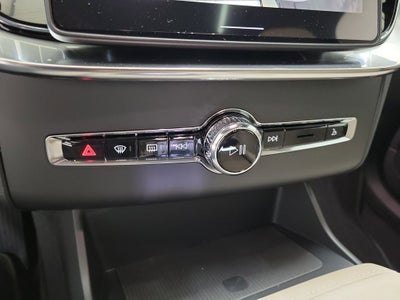 2026 Volvo XC90 B5 Plus