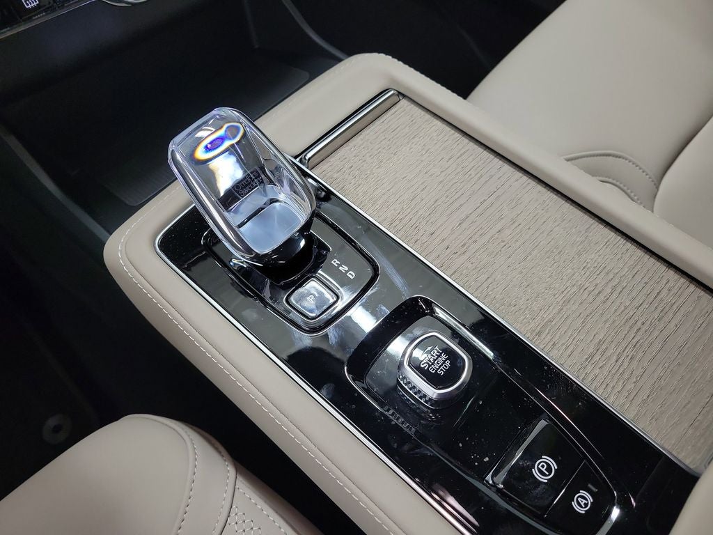 2026 Volvo XC90 B5 Plus