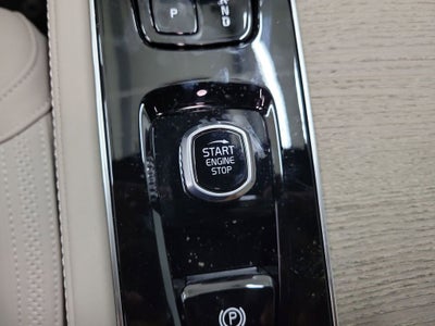 2026 Volvo XC90 B5 Plus