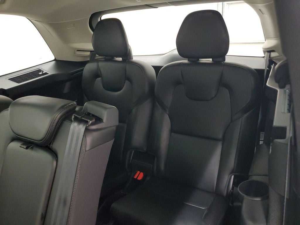 2025 Volvo XC90 B5 Core