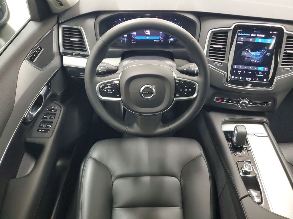 2025 Volvo XC90 B5 Core