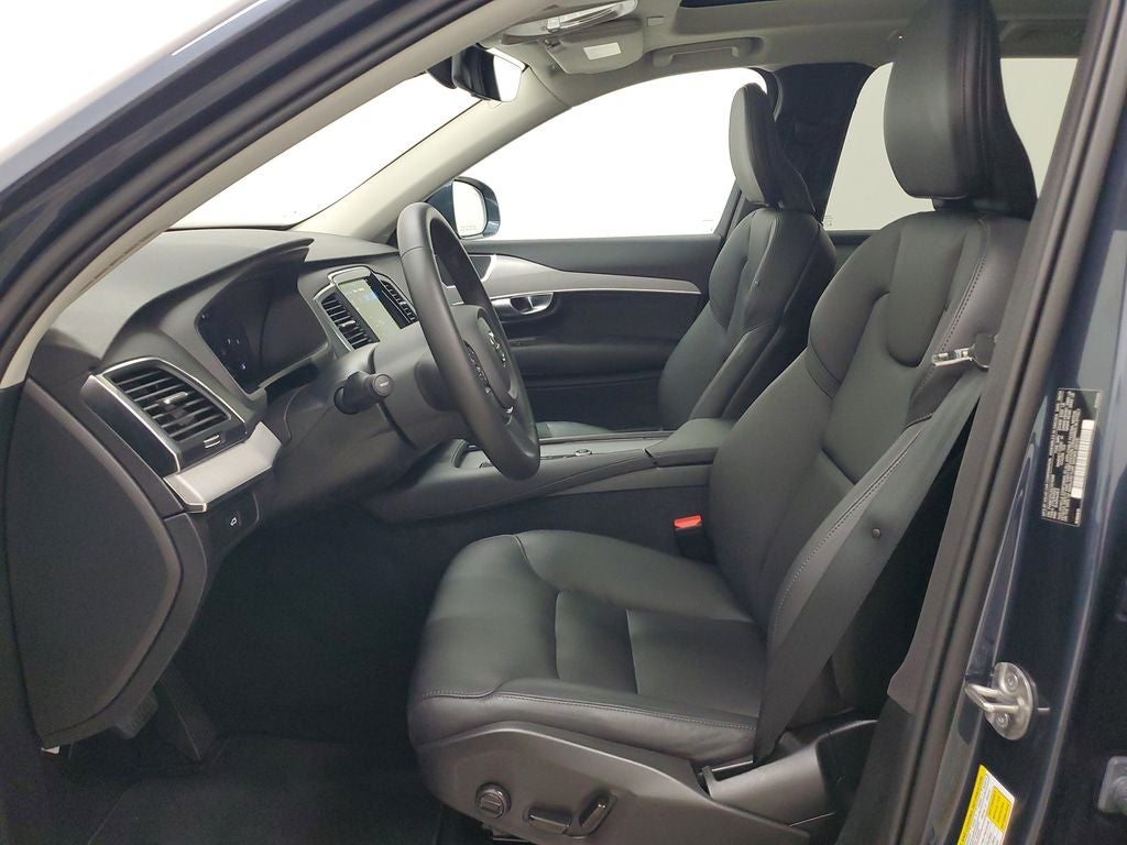 2025 Volvo XC90 B5 Core
