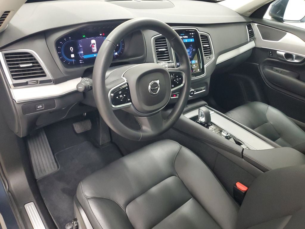 2025 Volvo XC90 B5 Core