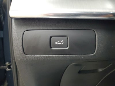 2025 Volvo XC90 B5 Core