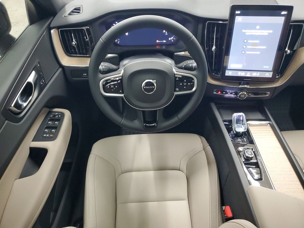 2026 Volvo XC60 B5 Plus