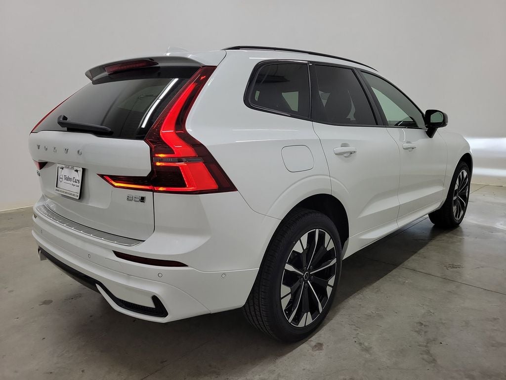 2026 Volvo XC60 B5 Plus