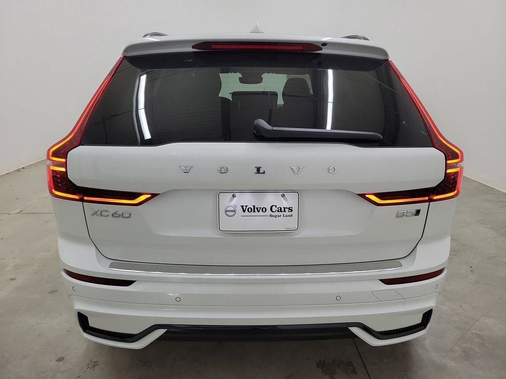 2026 Volvo XC60 B5 Plus