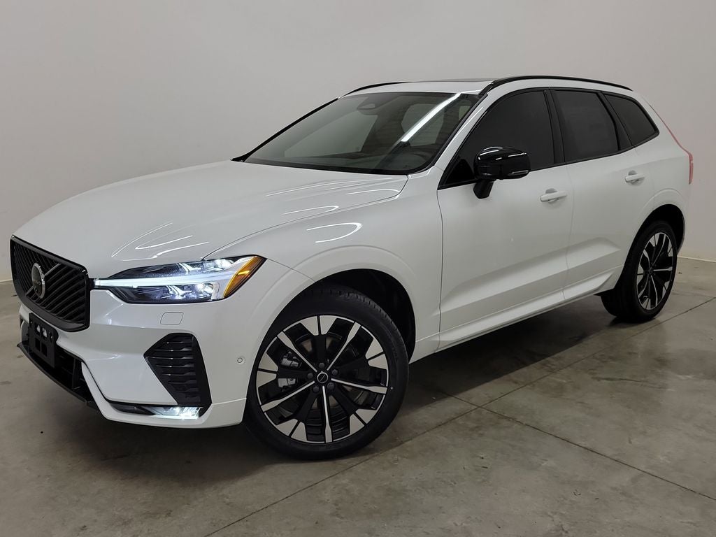 2026 Volvo XC60 B5 Plus