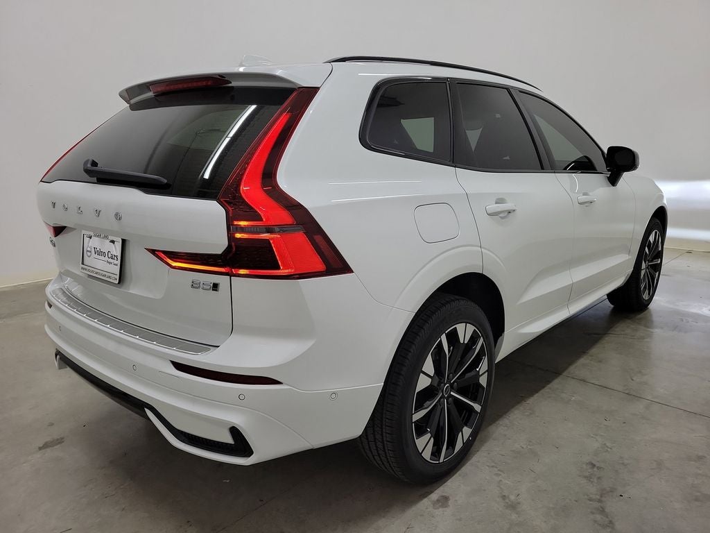 2026 Volvo XC60 B5 Plus