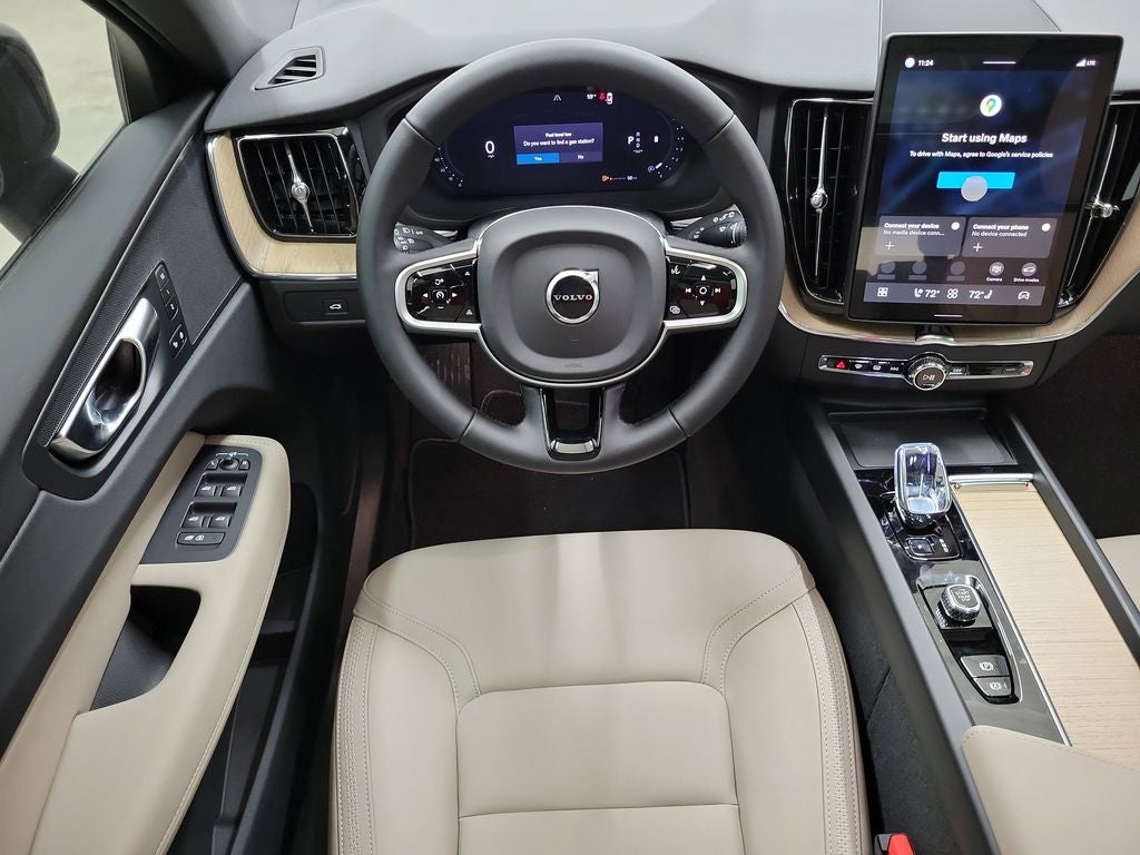 2026 Volvo XC60 B5 Plus