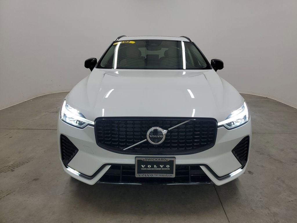 2025 Volvo XC60 B5 Plus