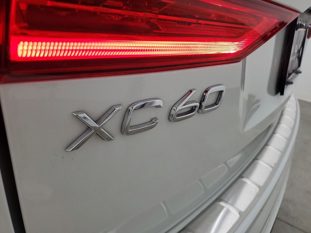2025 Volvo XC60 B5 Plus